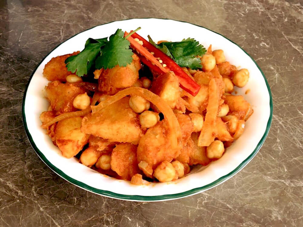 Crispy Potato and Chickpea Curry